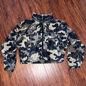 Army Print Wind Breaker w/ Collapsable Hood